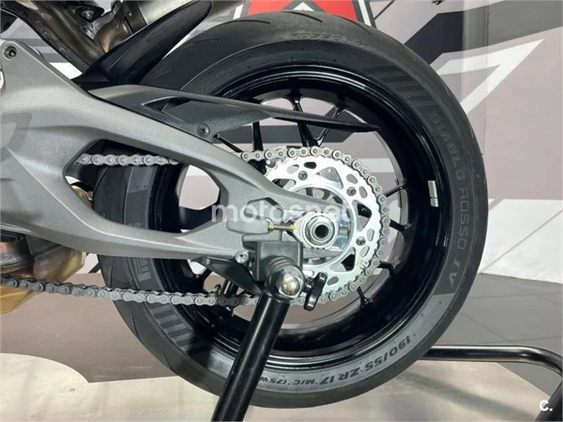 Ducati Streetfighter V2 – Vista 13