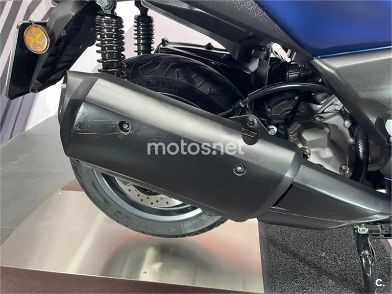 Yamaha XMAX 300 – Vista 15