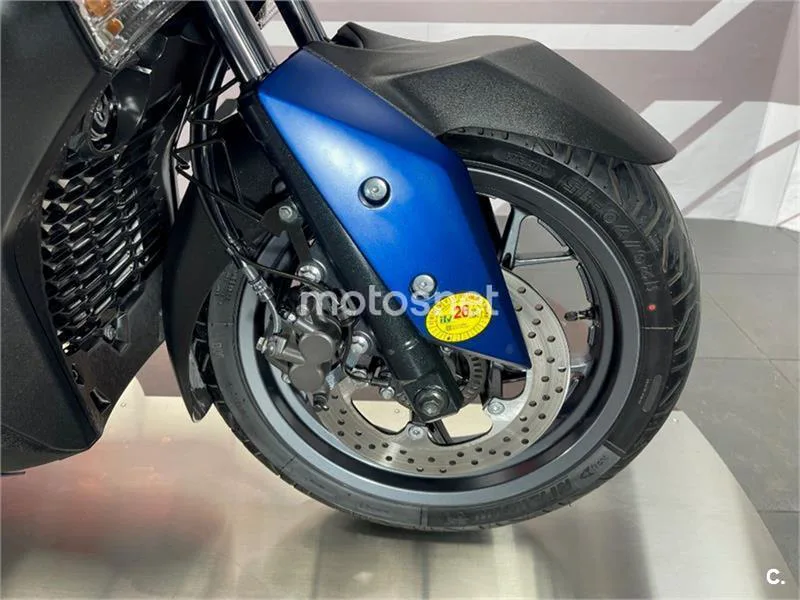 Yamaha XMAX 300 – Vista 16