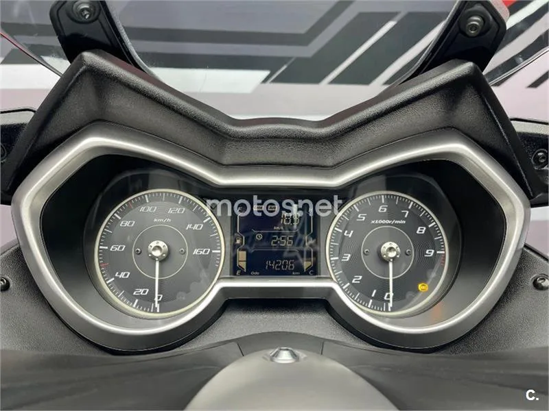 Yamaha XMAX 300 – Vista 6