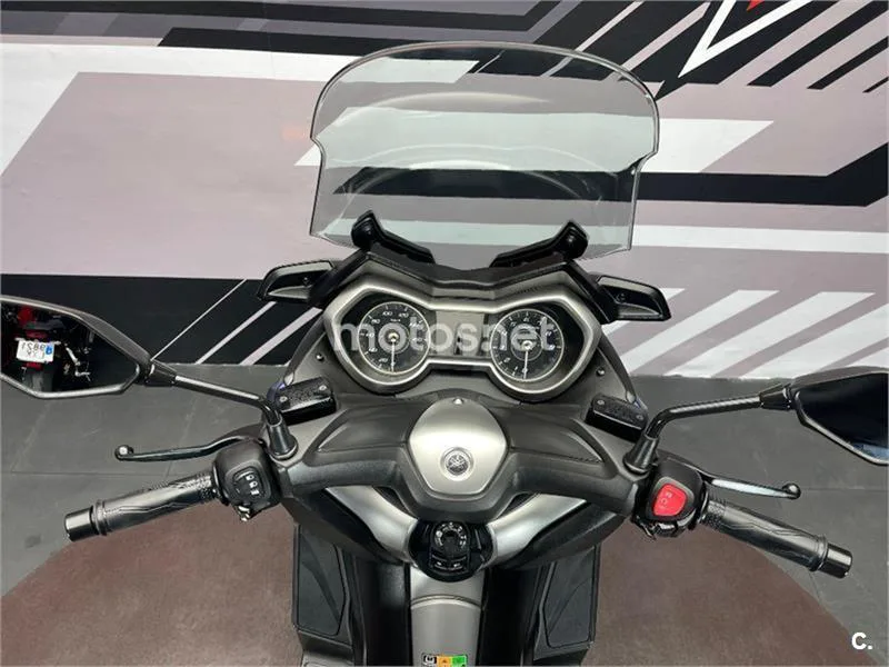 Yamaha XMAX 300 – Vista 7