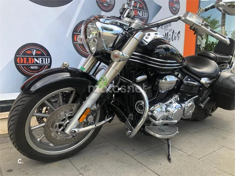 Yamaha XV 1900A Midnight Star – Vista 13