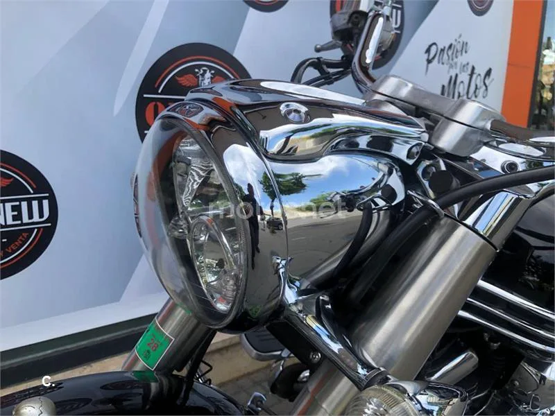 Yamaha XV 1900A Midnight Star – Vista 14