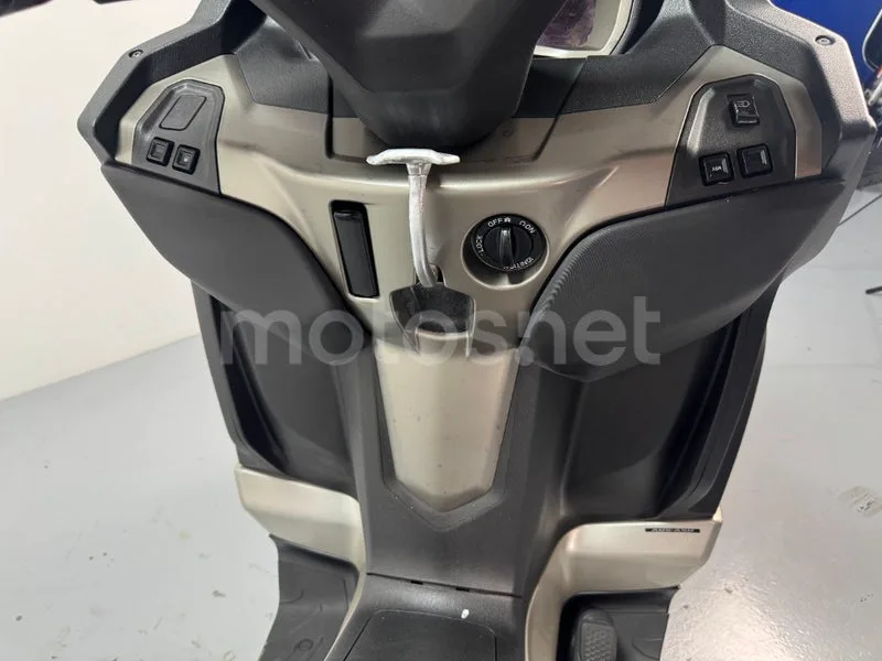 Piaggio MP3 - Vista 11