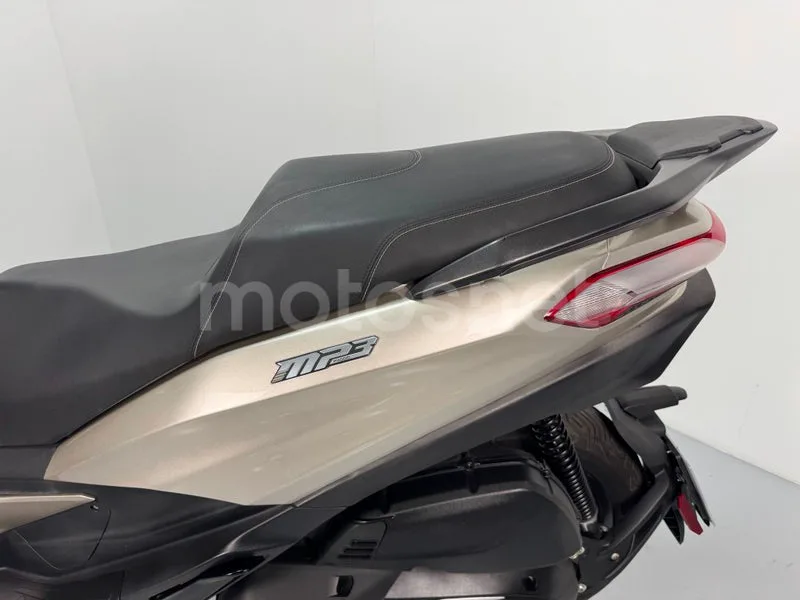 Piaggio MP3 - Vista 20