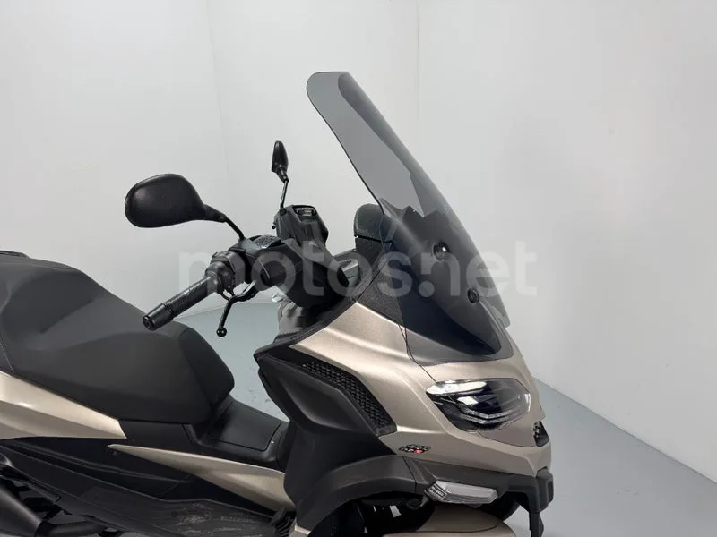Piaggio MP3 - Vista 4