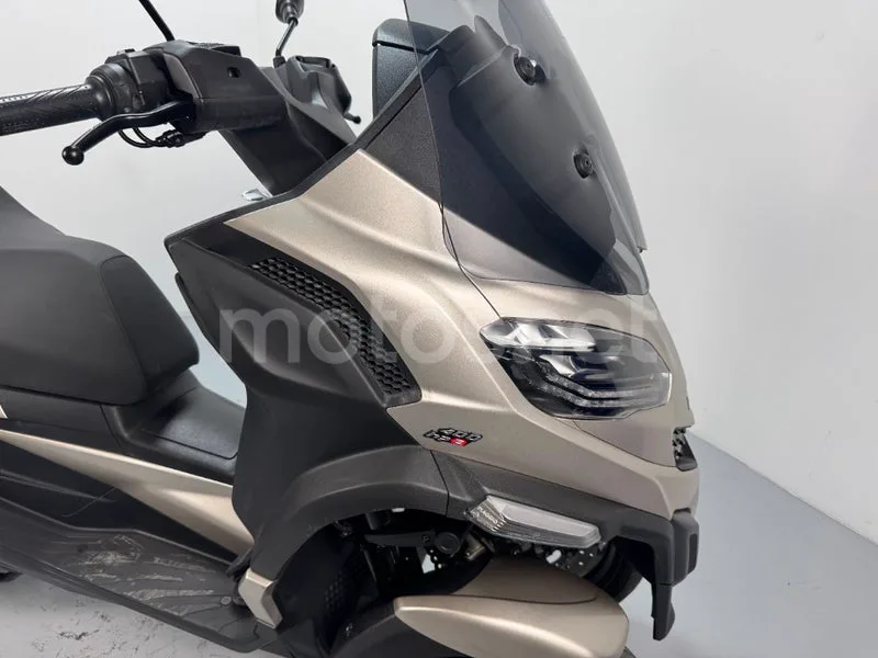 Piaggio MP3 - Vista 5