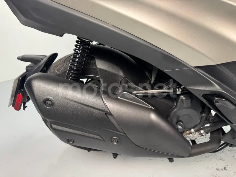 Piaggio MP3 - Vista 9