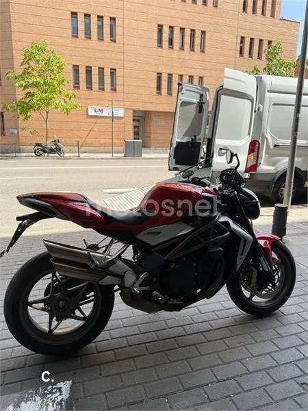 MV Agusta Brutale 990 R – Vista 12
