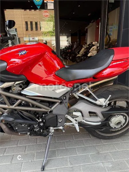 MV Agusta Brutale 990 R – Vista 13