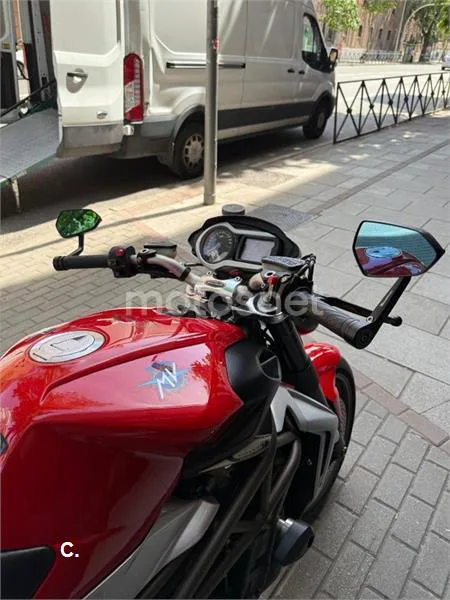 MV Agusta Brutale 990 R – Vista 14