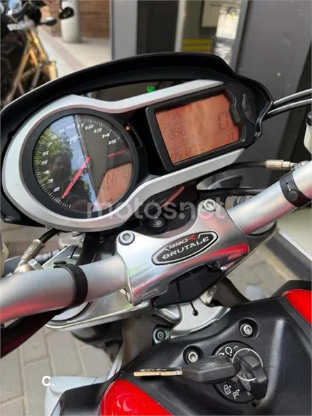 MV Agusta Brutale 990 R – Vista 19