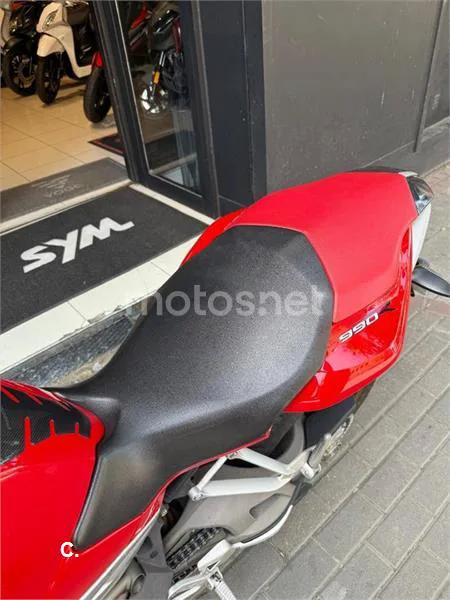 MV Agusta Brutale 990 R – Vista 21