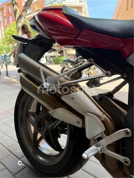 MV Agusta Brutale 990 R – Vista 5