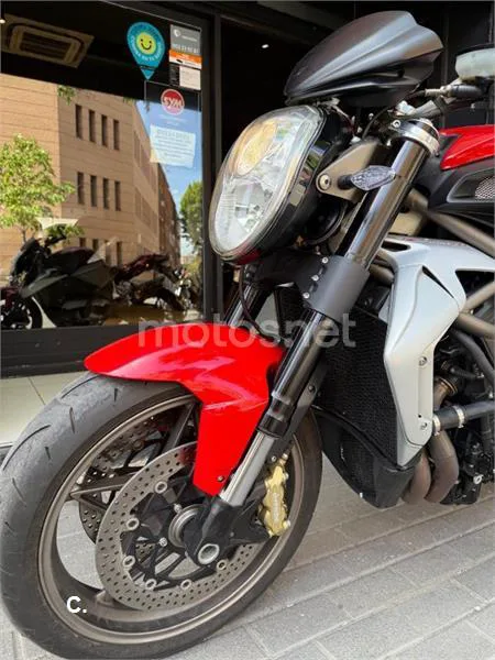 MV Agusta Brutale 990 R – Vista 6