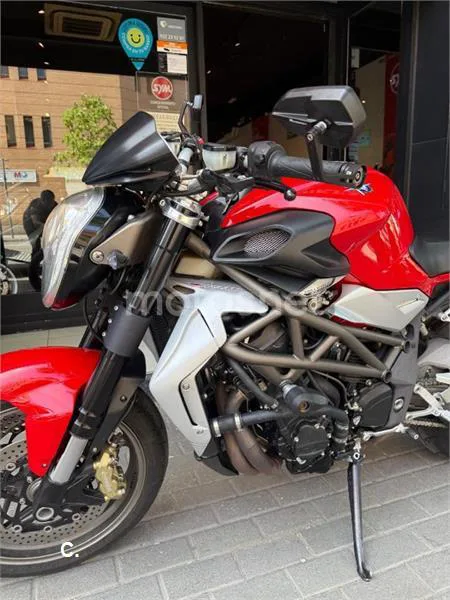 MV Agusta Brutale 990 R – Vista 7
