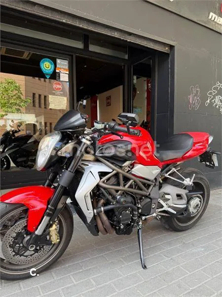 MV Agusta Brutale 990 R – Vista 8