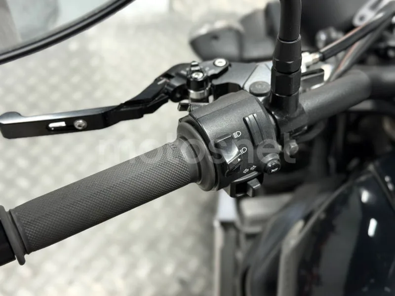 Yamaha XSR700 - Vista 3