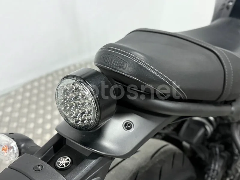 Yamaha XSR700 - Vista 10