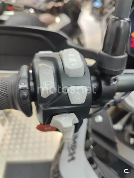 Triumph Tiger 900 – Vista 16