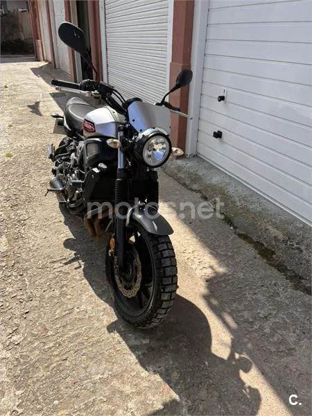 Yamaha XSR 700 – Vista 3