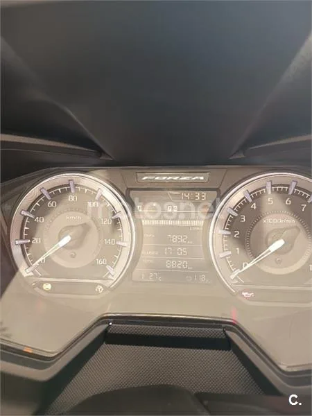 Honda Forza 350 – Vista 11