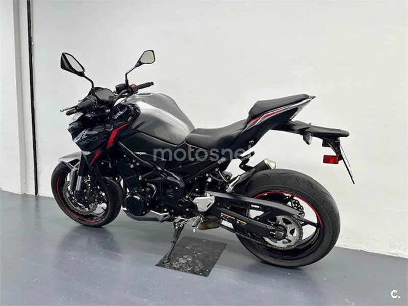 Kawasaki Z900 – Vista 4