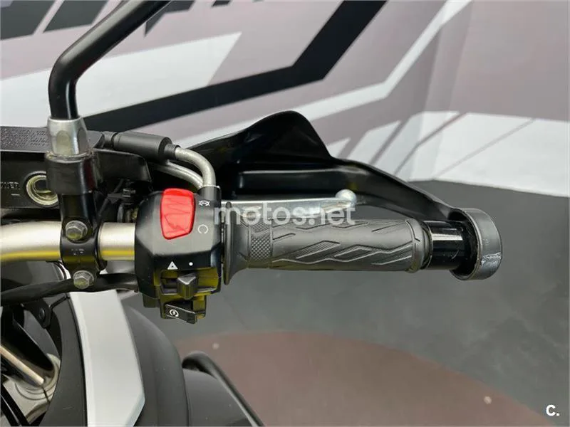 Suzuki V-Strom 650 – Vista 8