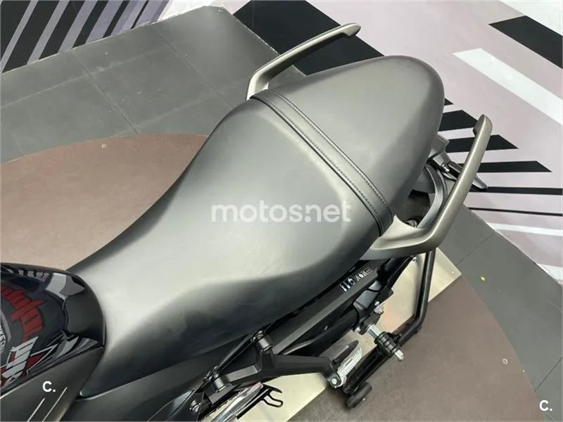 Triumph Trident 660 – Vista 15