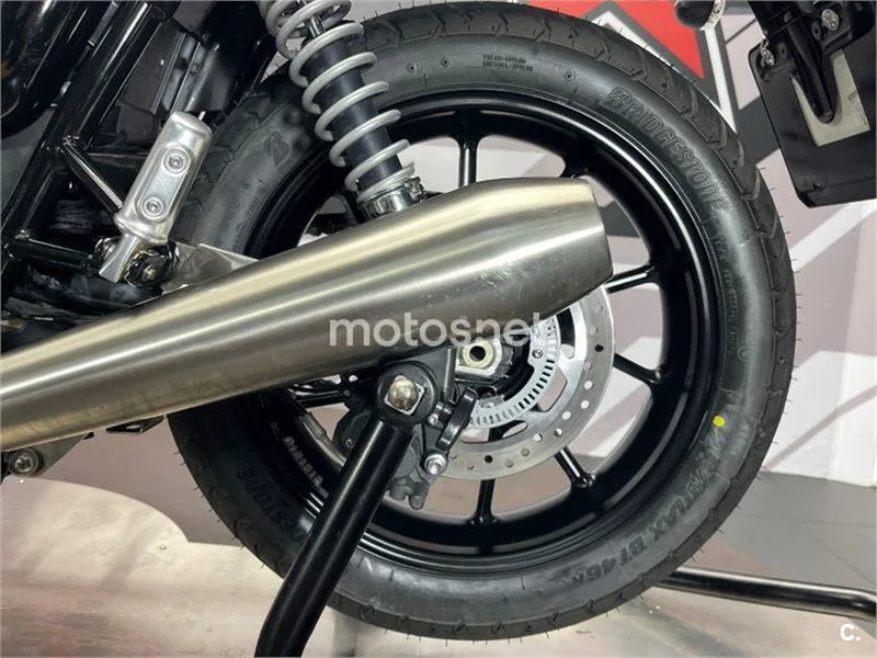 Triumph Street Twin – Vista 11