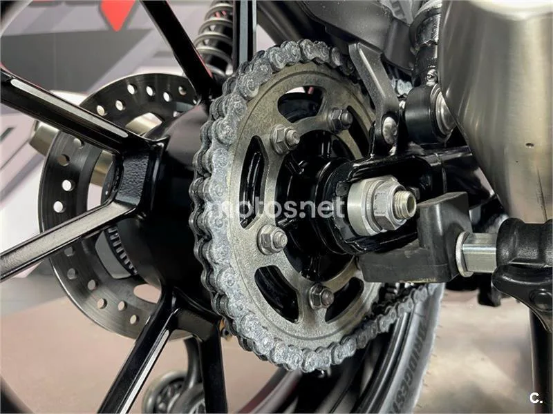 Triumph Street Twin – Vista 15