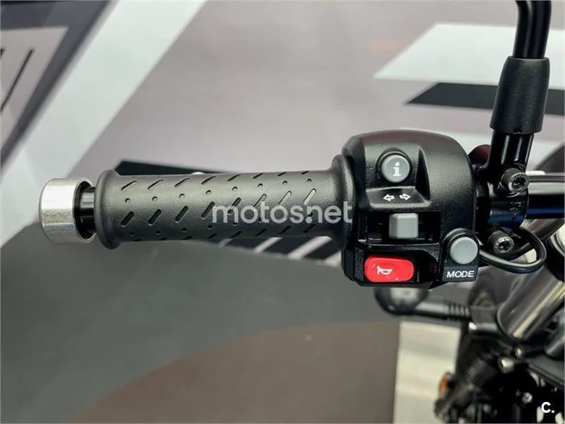Triumph Street Twin – Vista 8