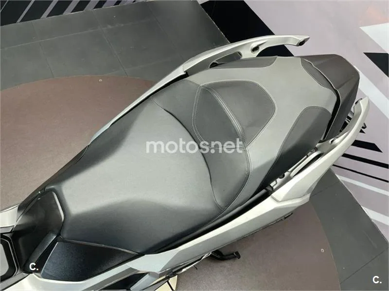 Honda ADV 350 – Vista 12