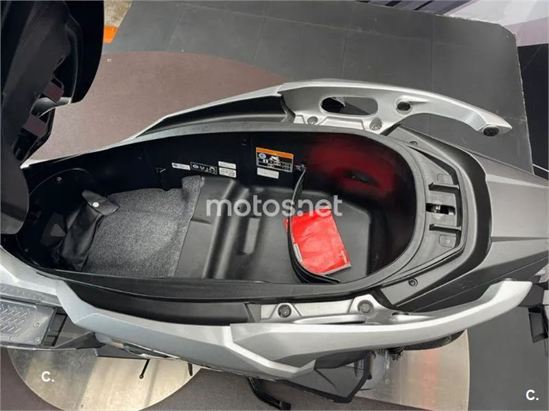 Honda ADV 350 – Vista 13