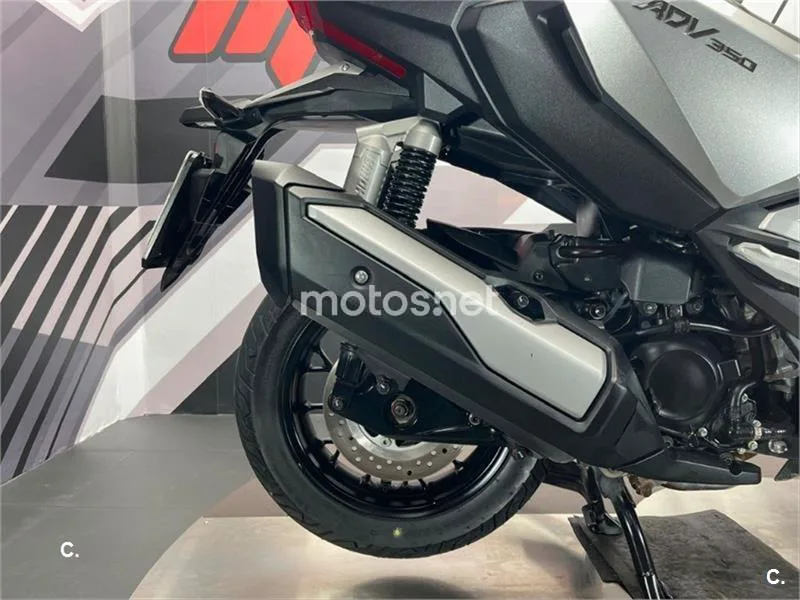 Honda ADV 350 – Vista 15