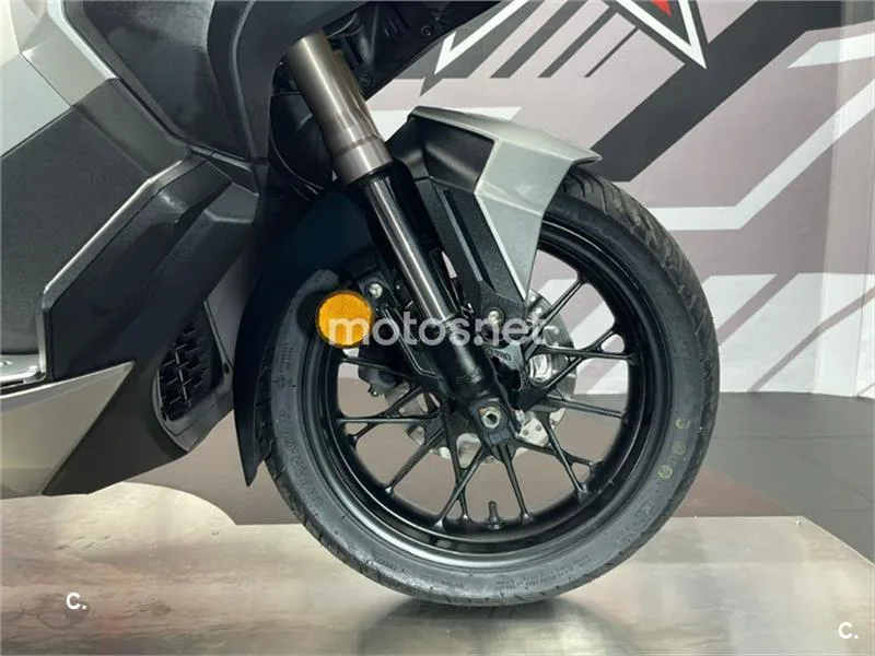 Honda ADV 350 – Vista 16
