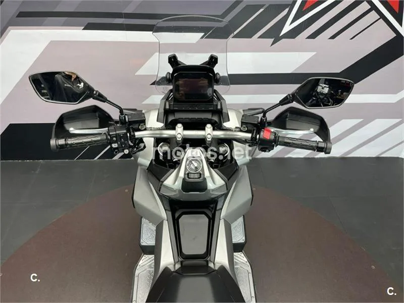 Honda ADV 350 – Vista 8