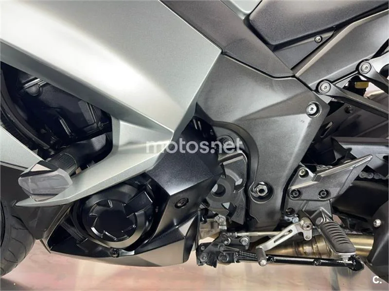 Kawasaki Z1000 SX – Vista 19