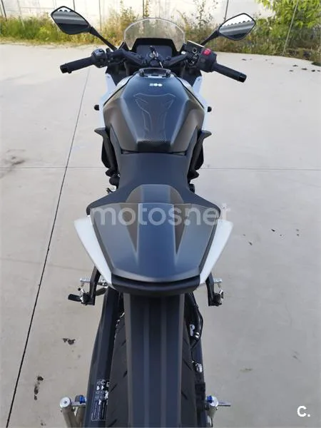 Suzuki GSX-8R – Vista 8