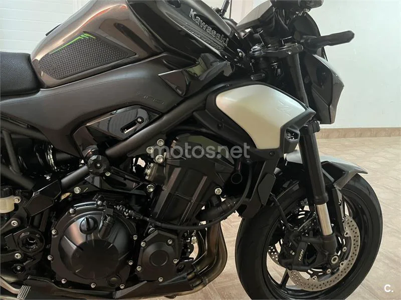 Kawasaki Z900 – Vista 6