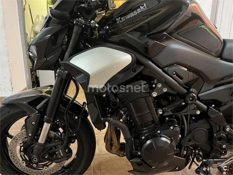Kawasaki Z900 – Vista 7