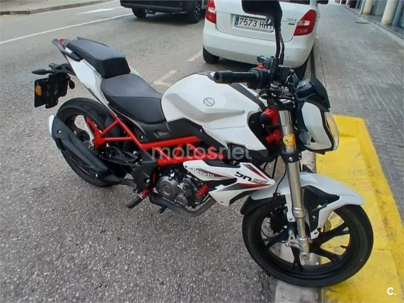 Benelli BN 125 – Vista 4