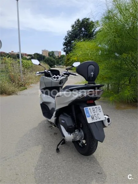 Honda PCX 125 – Vista 3