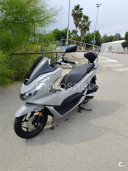 Honda PCX 125 – Vista 4