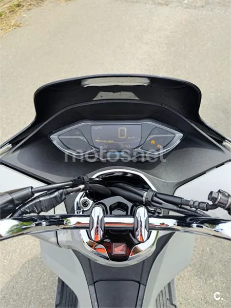 Honda PCX 125 – Vista 8
