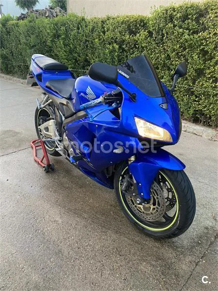 Honda CBR600RR - Vista 3