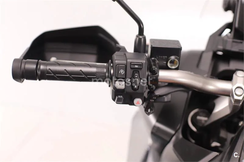 Honda ADV 350 – Vista 6