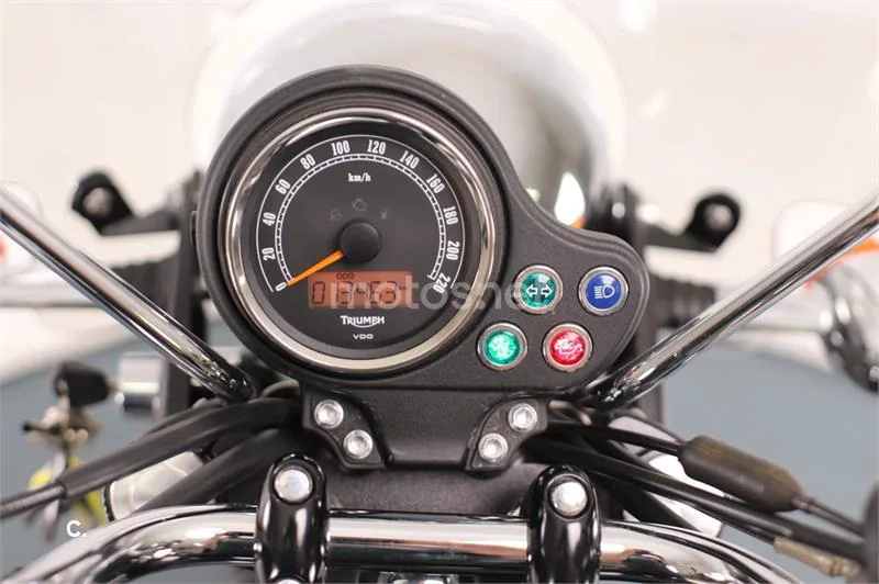 Triumph Bonneville T100 – Vista 5