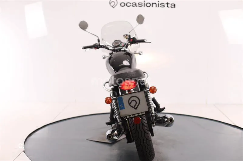 Triumph Bonneville T100 – Vista 9