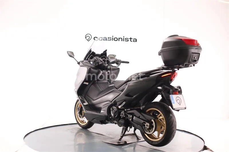 Yamaha TMAX 560 – Vista 3